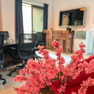 Hostel Urban Panda Sadaf Jbr, Dubai