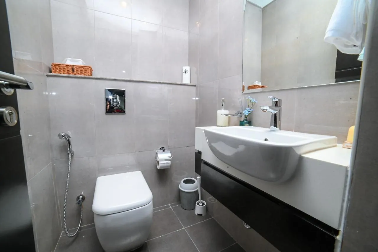 Holiday home 1Bhk With Canal View Damac Merano Business Bay Dubai